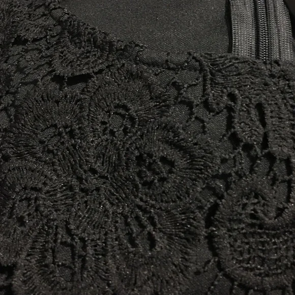 Sabine Rosalie Lace Dress - Picture 6 of 7